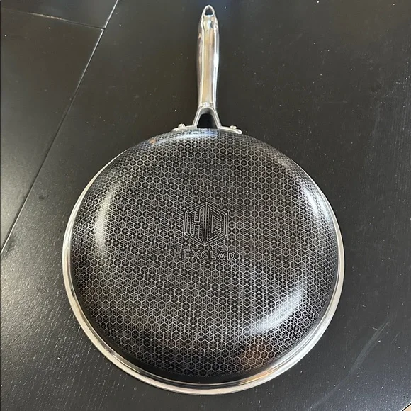 HEXCLAD Silver Non-Stick Frying Pan - Picture 2 of 8
